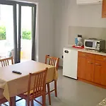 Apartment Cintya *
