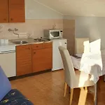 Cintya Apartment