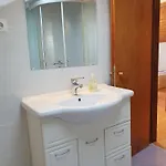 Apartment Cintya *