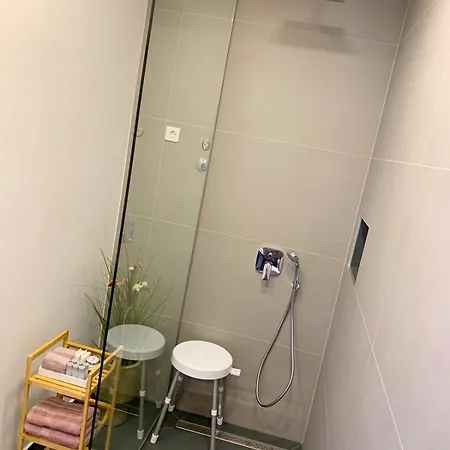דירה Cintya
